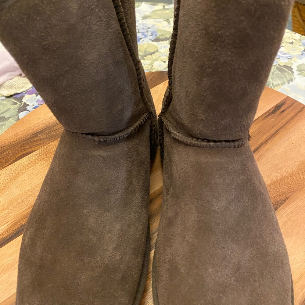 Boots Chocolate short Beach Feet Australian